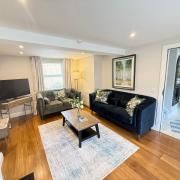 Cosy Town House - 3 minute walk to town centre with free parking and wifi sleeps 6