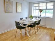 Pass the Keys Stylish House With Balcony Close To AO Arena