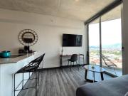 Lux at 15, Pool, Gym and Stylish City Stay