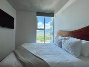 Lux at 15, Pool, Gym and Stylish City Stay