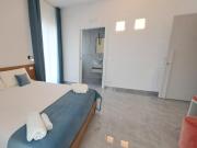 Top San Leone