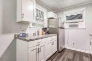 Mins to Downtown Carriage House - Pensacola Pearl