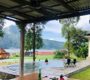 Glamping With Hot Spring