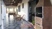 Casa Espaçosa em Bueno Brandao com Area de Lazer