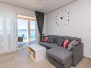 Apartments Hope Dugi Rat - Three-Bedroom Apartment with Jacuzzi Stanko