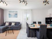 Shimmering Sea Apartment with Terrace - Four Bedroom Apartment with Terrace