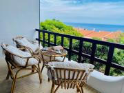 Villa with beautiful Private Garden & Breathtaking Sea View