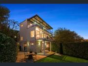 MetaWise Luxe 6 Bed Ocean View Family Home in Seaforth