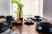 2 Bedroom Apartment Near London Bridge with a Garden 2 Bedroom Apartment Near London Bridge with a Garden