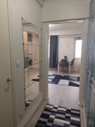 Tunnelmallinen yöpymispaikka sataman sydämessä