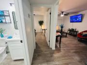 NEW! 5 minutes from Convention Center, Shopping Centers & Airport