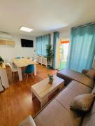 Piso Shic de playa Fenals con terraza y piscina