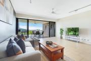 Superb Waterfront Lagoon Views & Balcony Relaxing