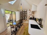 Bright Mews House with Garage in Heart of Cambridge
