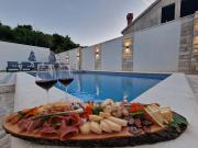 Apartment Casa Lumina - 5 minutes to the airport