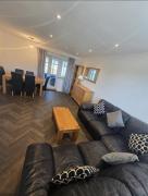 Modernised 3 Bed House