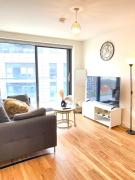 Luxe 2 Bed - Water View and Parking