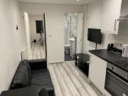 Cozy 1 Bed Studio with Sofa Bed Sleeps 3 in Luton