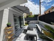 Avignon maison à côté du tram et avec jacuzzy