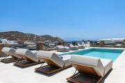 Top Elia Beach