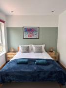 2BR Flat Free Parking Near Glasgow Green