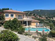Les hauts dOu Souleou, villa contemporaine 8 personnes, piscine à débordement, jacuzzi intégré, très belle vue mer et collines