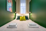Comfy Modern Apart in Old Town Parking by Hoomvi