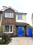 Bright & Cozy Home in Knocknacarra