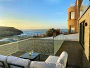 The North Cove, 20m to the Sea, Modern Studio Apartment