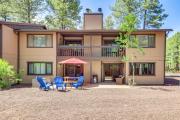 7 Mi to Rainbow Lake Pinetop Condo with Patio!