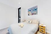 2BR Fortitude Valley Pool Gym and Parking