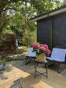 Summer House With Cozy Garden Near The Beach