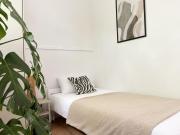 Urban Jungle Apartment 2 - Free Parking