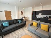 Luxury 2 bedroom 2 bathroomground floor centrally located - 1 Queen Street - Ashbrook Serviced Apartments