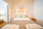 Spacious 2 bedroom Apt with large living room Lisbon