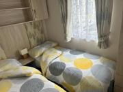 Top Burton Bradstock