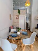 Tourist loft, 6 metro stops to center, AC & 2BR & WiFi