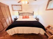 Maggie Valley 4BR Cabin with Hot Tub in Serene Forest