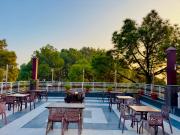 Hotel Pearl Grand White near VOLVO BUS STAND #private parking #Heated Rooms #in city centre