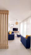 Modern and Luxury 3 bedroom apartment Steps from the beach