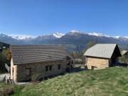 Grande maison, calme et montagnes