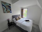 Bright, Modern & Comfortable 2-Bedroom Apartment