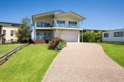 9 Dickinson Avenue-Absolute beachfront!