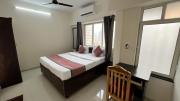 Pinaki Comfort Stay Malad - Near Nesco & Oberoi Mall