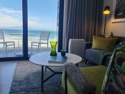 Wavescapes Chic Seaside Stay