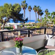 SeaHomes Vacations - Seafront Mediterranean Ap & PKG