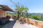 Home2Book Valleseco Mountain Views, BBQ & Jacuzzi