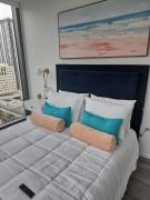Miami-Brickell Luxury 2BR-2BATH with skyline VIEWS - walking distance to KASEYA-HEAT ARENA & BAYSIDE