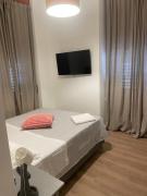 Tribunali, musei, mare, porto a 5 minuti