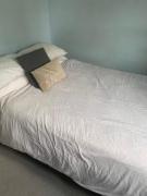 FEMALES ONLY OR Couples for DOUBLE ROOM - near Stonehenge